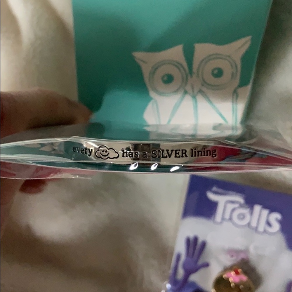 *price drop* Trolls bracelet & 3 pins! NIP $18